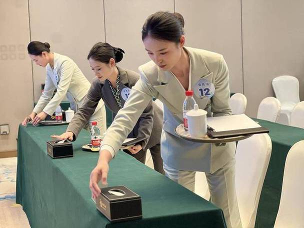 技藝爭(zhēng)鋒 能創(chuàng)未來 技能大賽以比促學(xué)，全面提升物業(yè)服務(wù)與會(huì)務(wù)服務(wù)技能